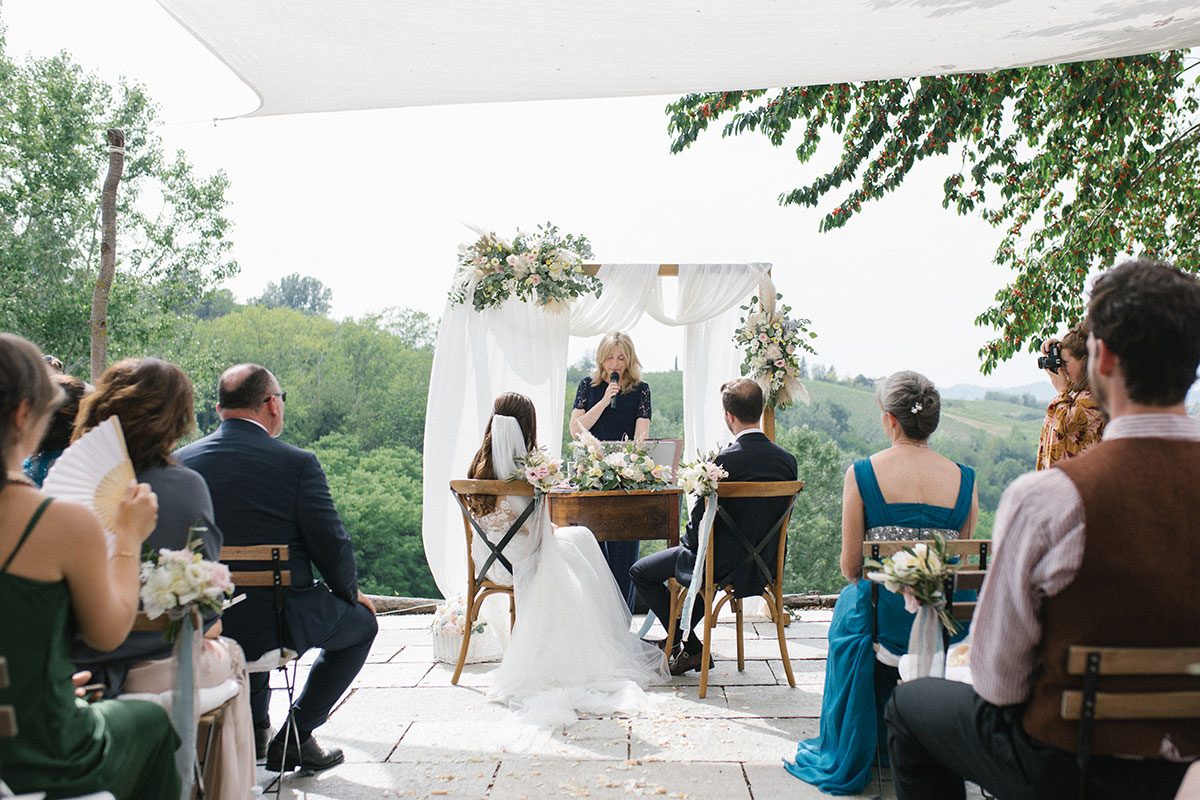 Paola minussi celebrates a humanist secular wedding ceremony